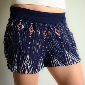 Roxy elastic waist print shorts